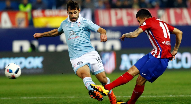 Derechazo tremendo de Correa que se estrelló en el larguero Derechazo tremendo de Correa que se estrelló en el larguero