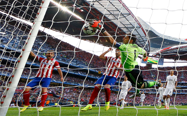 Casillas no pudo evitar el gol de Godín que finalmente no fue suficiente