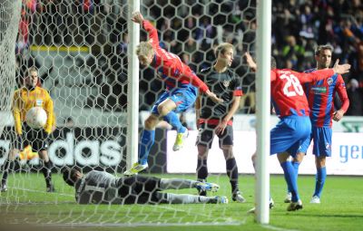 Este gol del Viktoria impidió ser primeros de grupo Este gol del Viktoria impidió ser primeros de grupo