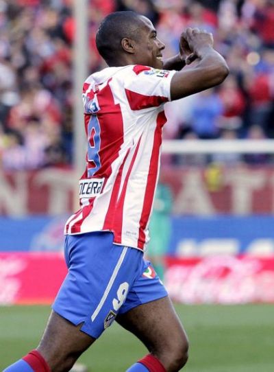 Elías destapó su desconocida faceta de lanzador de faltas con un golazo por la escuadra levantinista Elías destapó su desconocida faceta de lanzador de faltas con un golazo por la escuadra levantinista