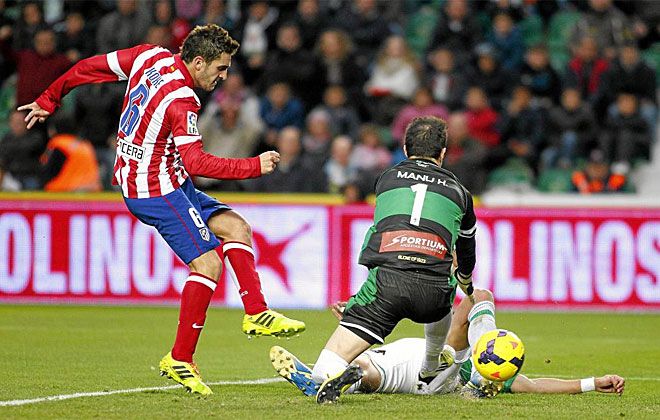 Koke abrió el marcador en Elche tras una posible falta de Diego Costa Koke abrió el marcador en Elche tras una posible falta de Diego Costa