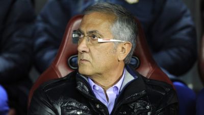 La actitud del público convirtió a Manzano en triste protagonista negativo a pesar de la victoria y de ser primeros de grupo