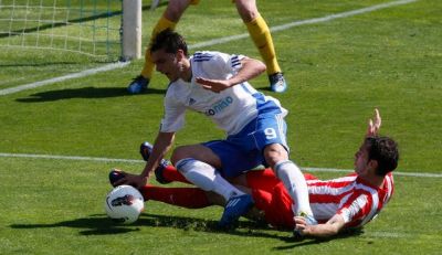 Penalti de Godín en el último segundo que supuso una dura derrota en Zaragoza Penalti de Godín en el último segundo que supuso una dura derrota en Zaragoza