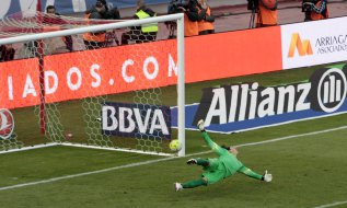 que acabó en el fondo de las mallas de Ochoa que acabó en el fondo de las mallas de Ochoa