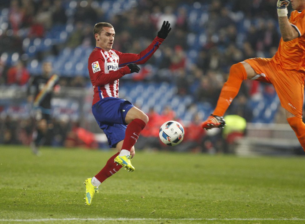 Segundo gol de Griezman tras un gran recorte a Yoel Segundo gol de Griezman tras un gran recorte a Yoel