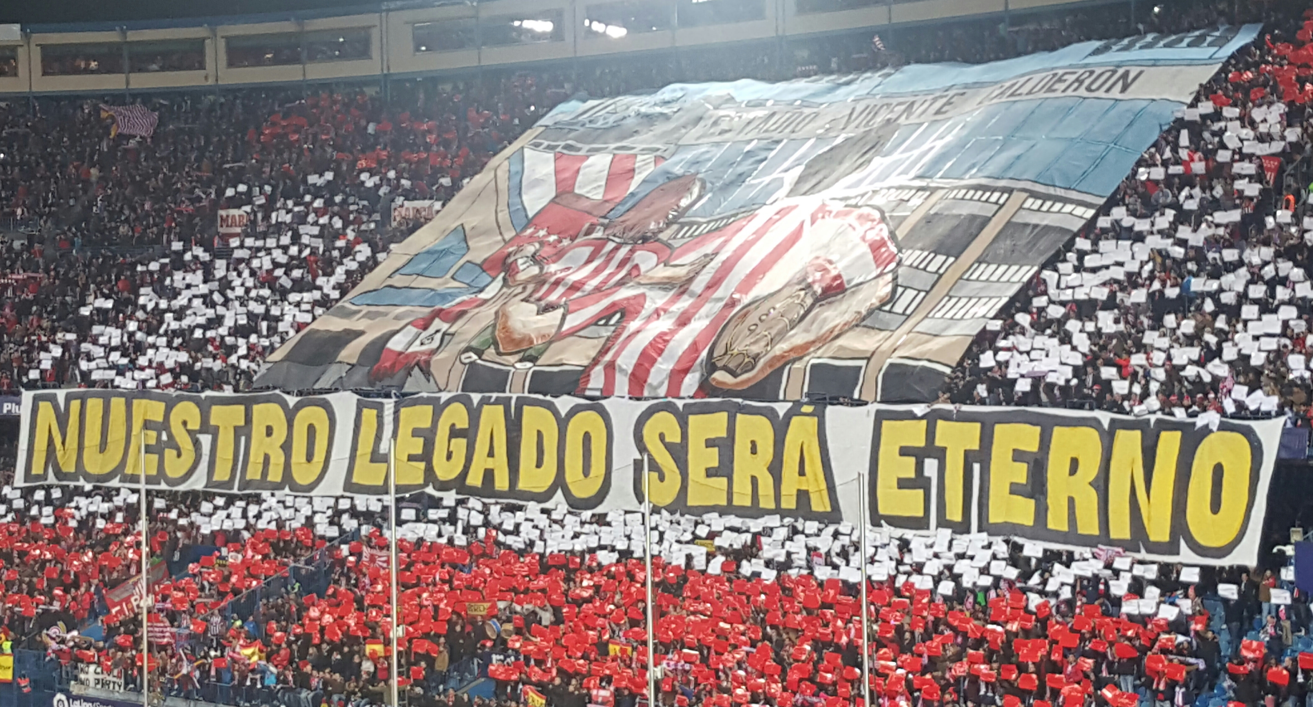 ...pero el excelente tifo previo al partido dejó claro que el legado del Calderón será eterno
