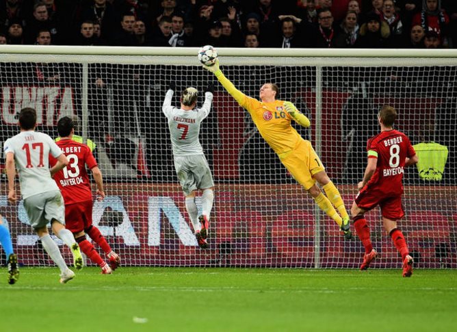 Leno fue clave con sus intervenciones para que los alemanes mantuvieran su puerta a cero