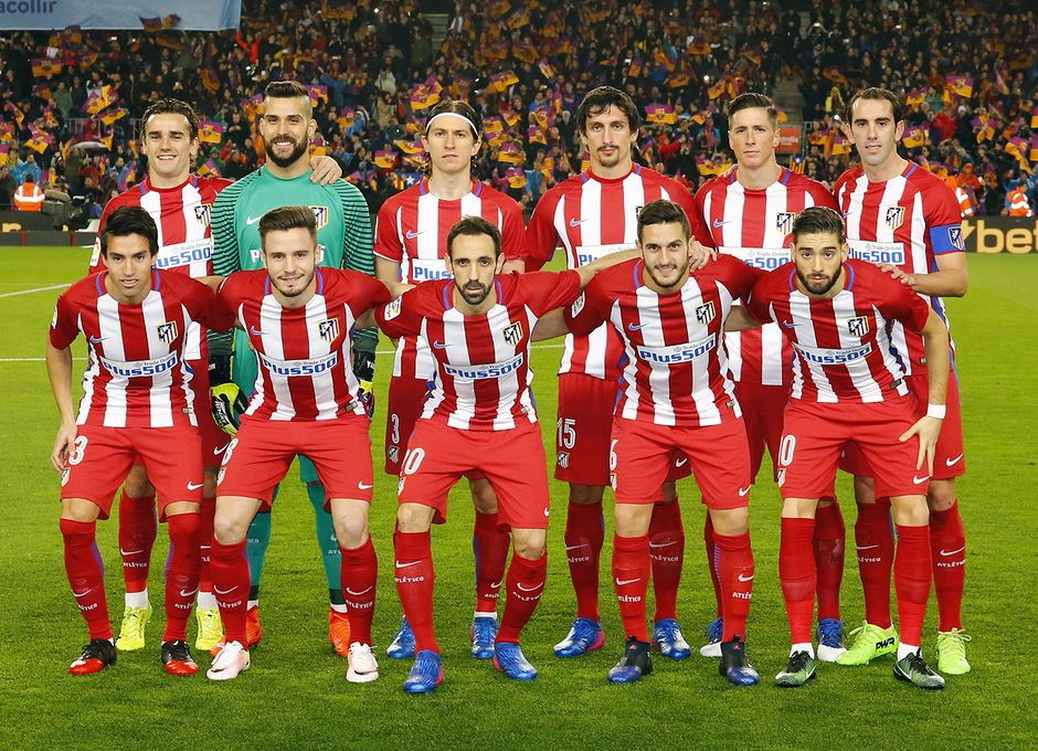 Equipo inicial que saltó al Nou Camp y que salió con la cabeza muy alta del partido
