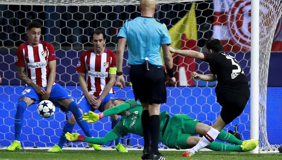 Tercera gran parada consecutiva en la misma jugada.