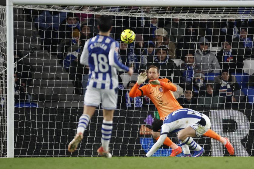Jan Oblak realizando una parada