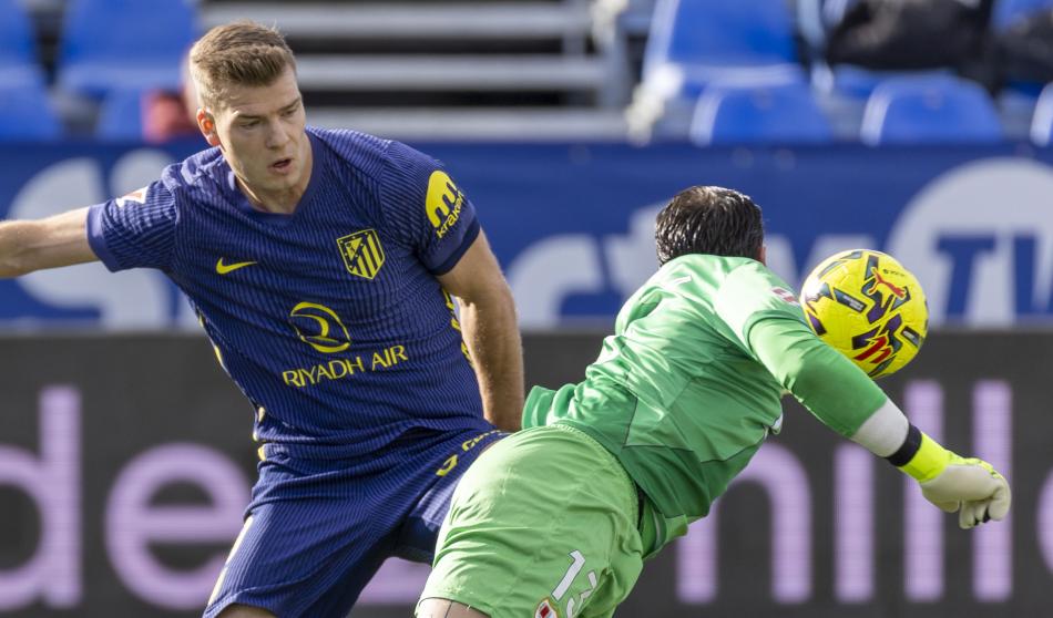 Sorloth presiona ante el portero Batalla del Rayo