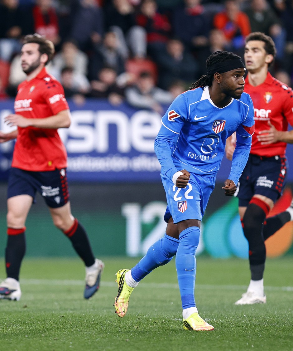 Lookman celebrando gol