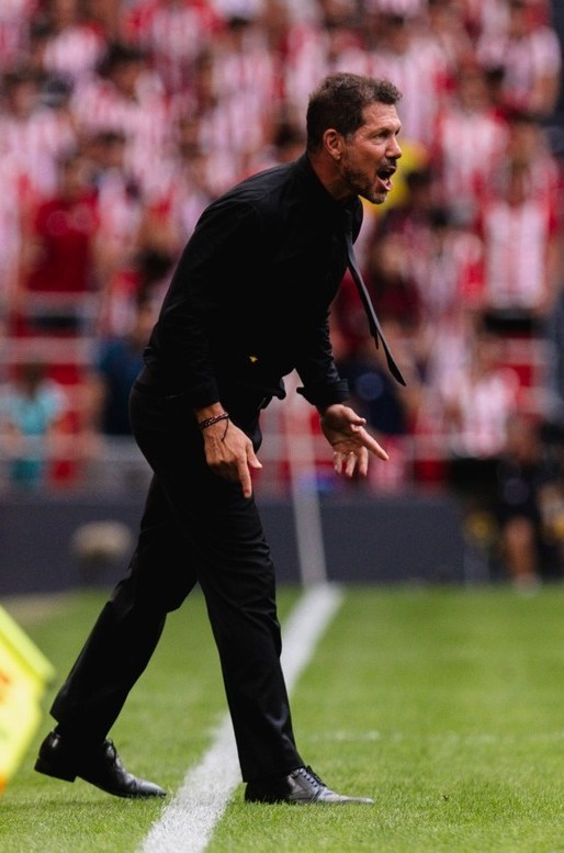 Diego Pablo Simeone durante el Athletic Club - Atlético de Madrid en San Mamés
