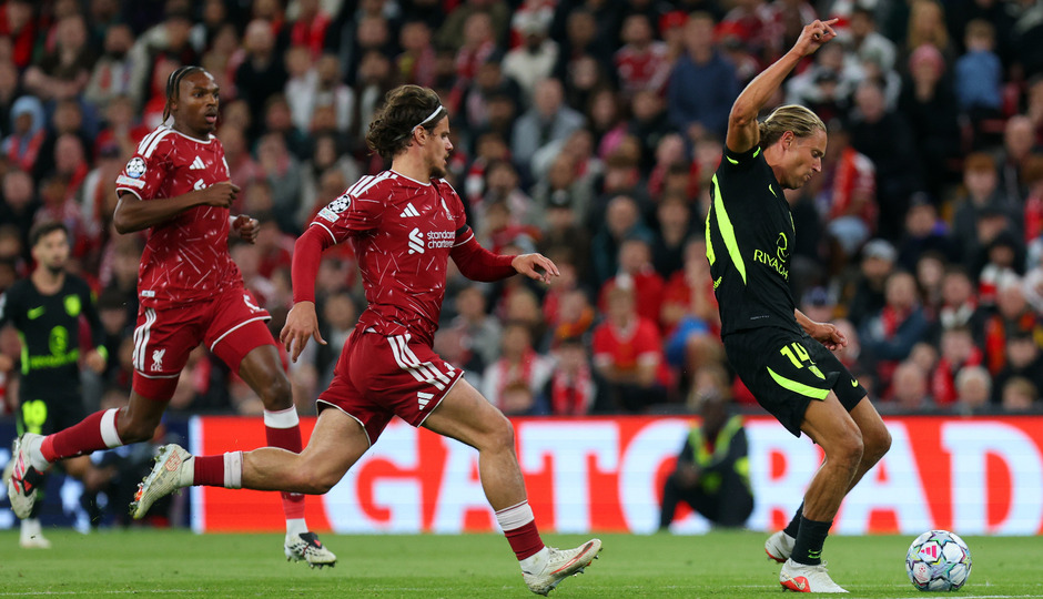 Marcos Llorente marca ante el Liverpool en Anfield