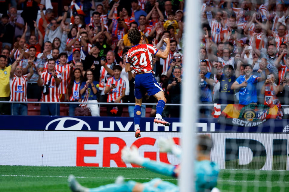 Robin Le Normand celebra durante el Atlético de Madrid-Osasuna
