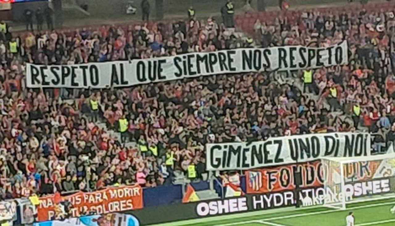 Pancartas dedicadas a Josema Giménez desde el Fondo Sur